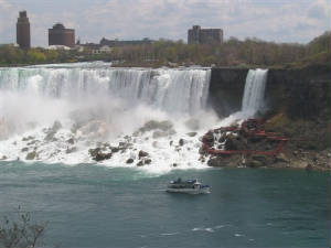 maid of the mist niagra falls.jpg